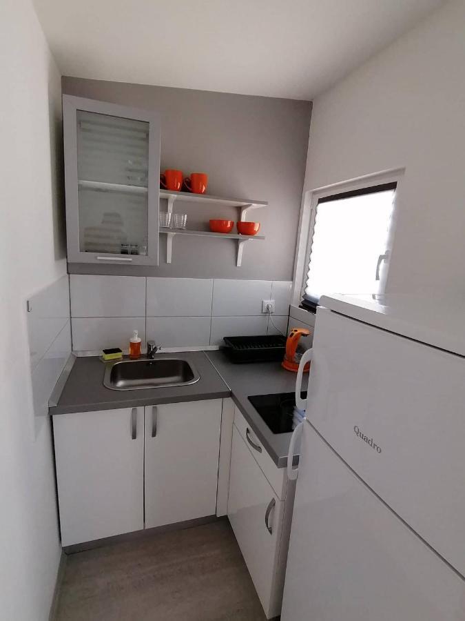 Fjaka Camp Pakostane Bagian luar foto